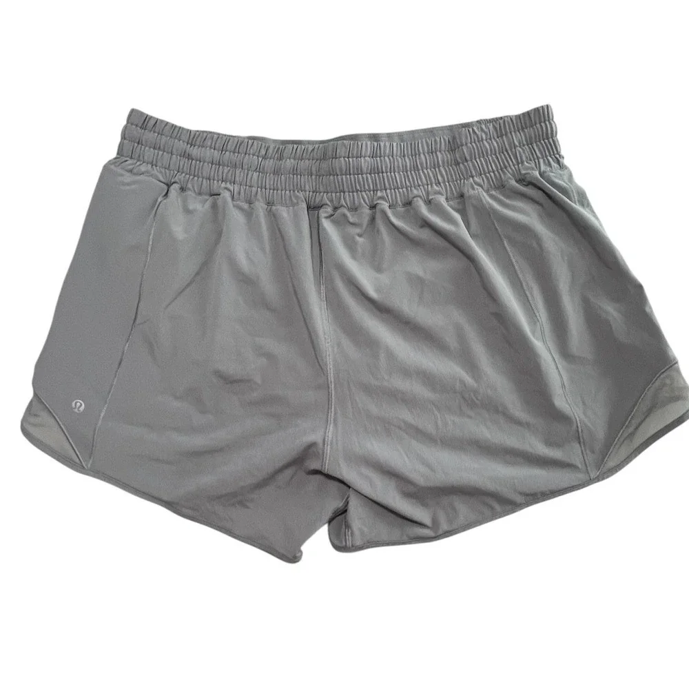 Lululemon Women's Gray Built In Liner Running Shorts Elastic Waist 14 Inseam 4" - Picture 4 of 6
